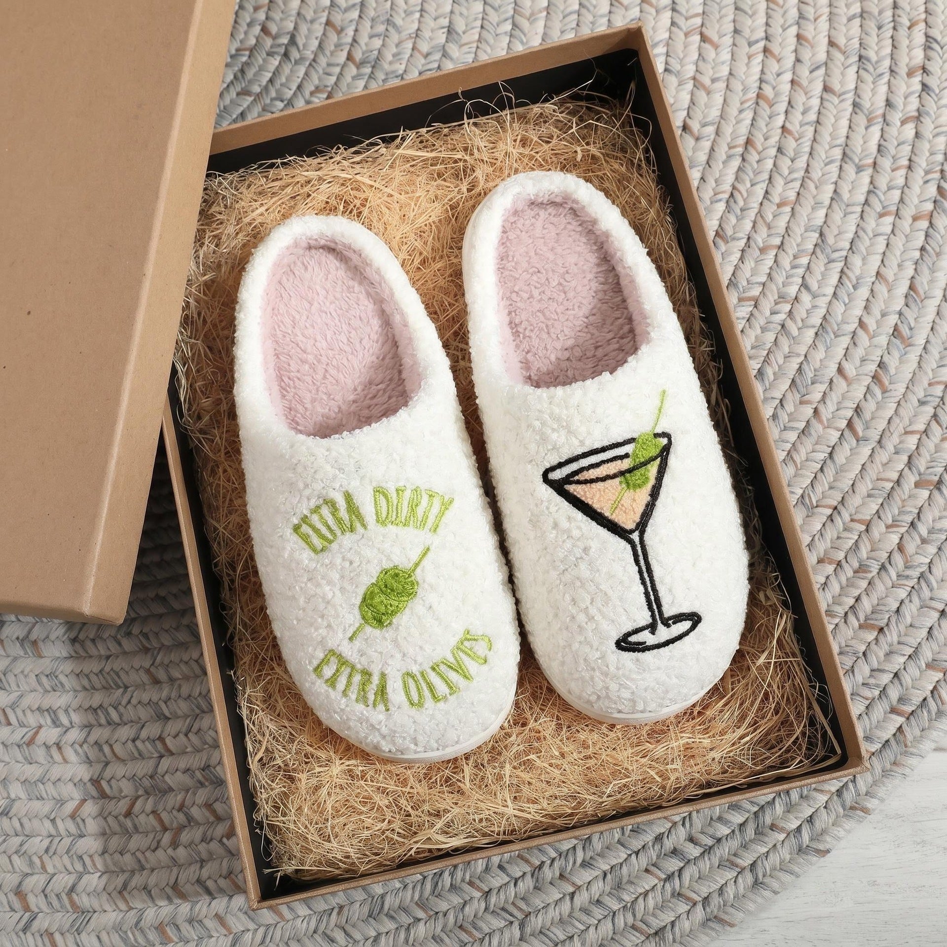 Comfortable home slippers for women